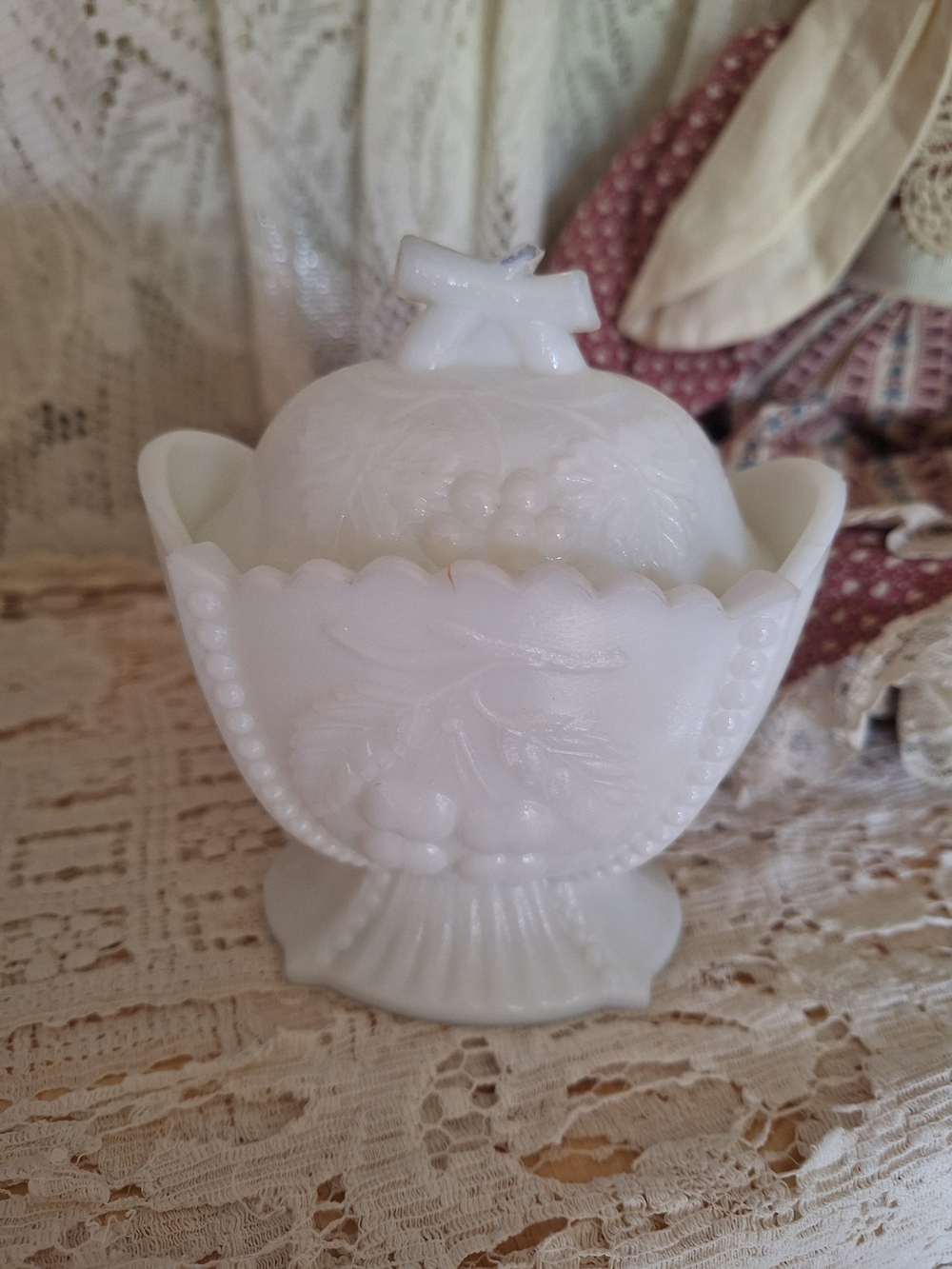 1960's Wesmoreland Milk Glass Sugar Bowl With Lid - Grape And Cerry Pattern
